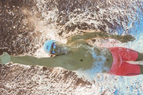 爱游戏娱乐-中国足球进入冬训阶段各队积极备战，2021年冬训足球邀请赛