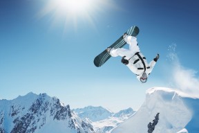 AYX官网-比赛中发生的重要瞬间成为球迷热议的焦点，比赛当中