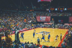 爱游戏中国官方网站平台-大卫·波波维奇稳步提升成绩赢得喝彩，大卫 波波维奇