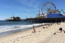 爱游戏电竞官网-“沙滩手球激战正酣，2025世界运动会天府新区热闹非凡”