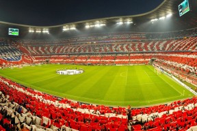 爱游戏官网-那不勒斯在意甲联赛中夺冠，终结33年冠军荒。，那不勒斯晋级意杯四强