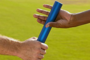 AYX官网-“德甲激烈拼搏，争冠集团轮番展现实力”，争冠组对阵图